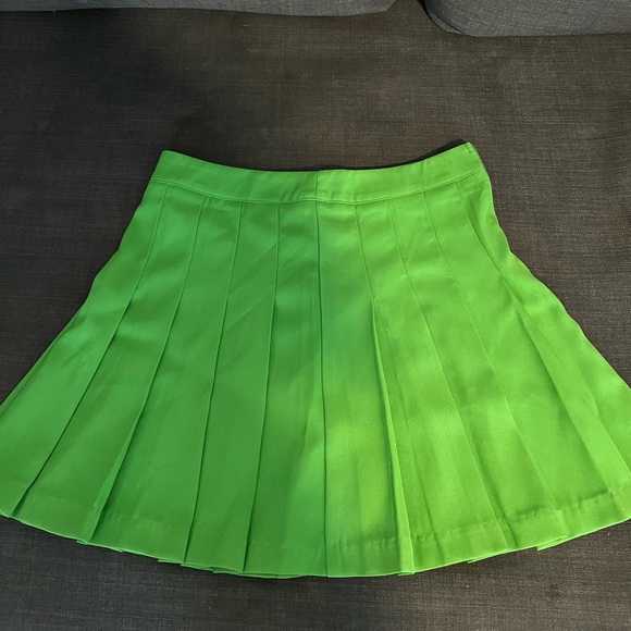 Nasty Gal Dresses & Skirts - Bright green pleated skirt 💚